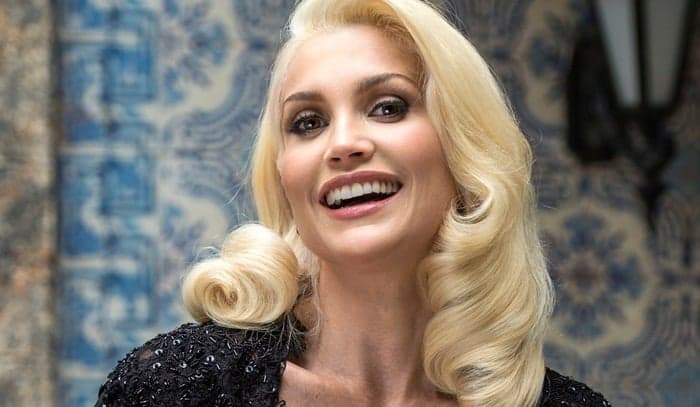 Após "Êta Mundo Bom", Flávia Alessandra muda o visual e fica morena