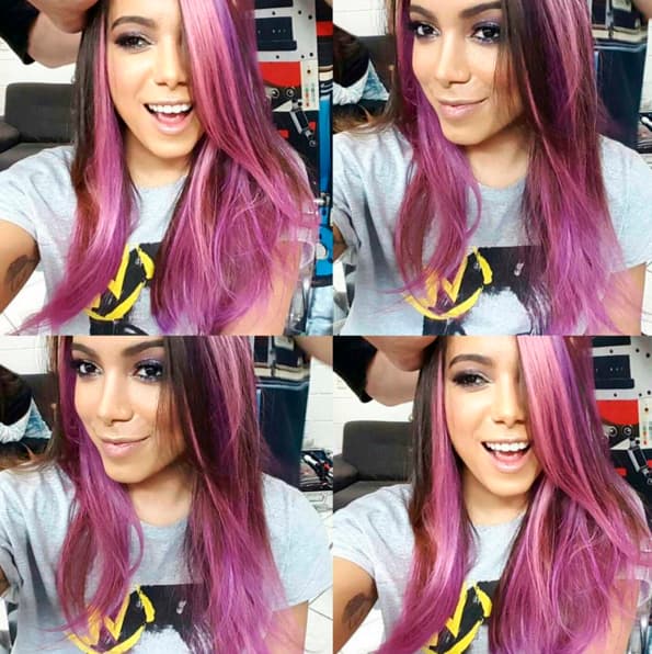 Anitta radicaliza no visual e aparece com cabelo rosa e roxo