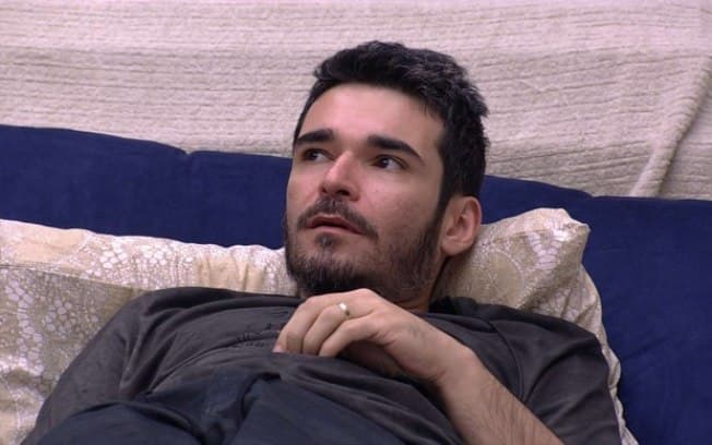 "BBB 16": Talita se revolta e faz torcida contra Alan