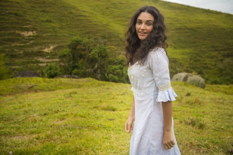 Débora Nascimento revela: "engordei 3kg por ansiedade"