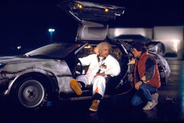Record exibe "De Volta Para o Futuro II" neste sábado