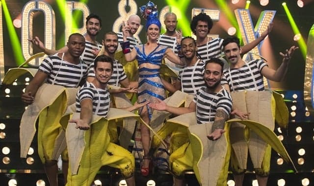 Fernanda Lima se transforma em Carmem Miranda luxuosa no "Amor & Sexo"; confira