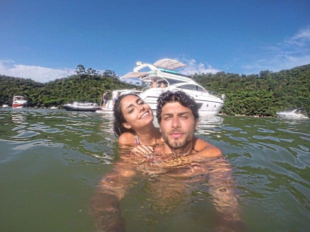 Jesus Luz assume romance com mãe de seu filho e descarta casamento: "nossa prioridade é o bebê"