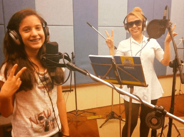 Joelma grava CD solo e conta com a participação dos filhos