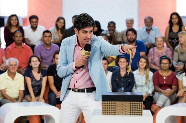 Humorista da "Praça é Nossa" acusa "Tá no Ar" de copiar piada sobre João Kleber; Adnet rebate