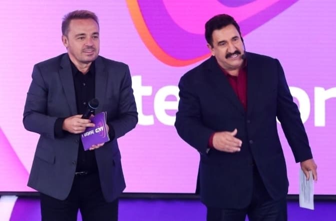 Ratinho cogita exibir "DNA" às quartas por causa de Gugu