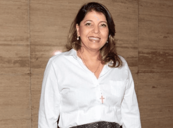 Roberta Miranda se inspira em Justin Bieber e posta foto completamente despida