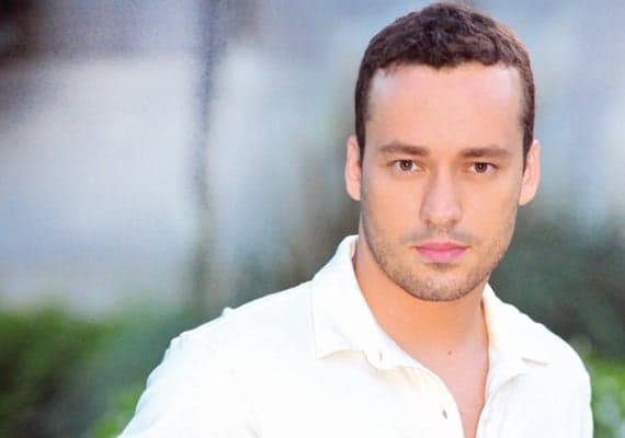 Rodrigo Andrade publica vídeo em que aparece OVNI e levanta discussão