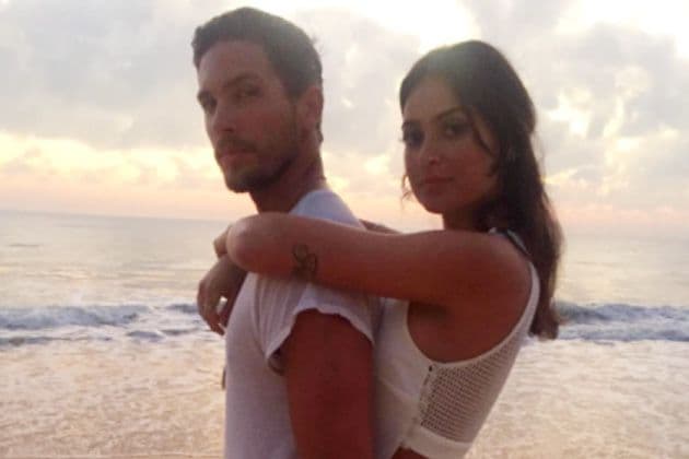 Thaila Ayala posa com seu novo affair