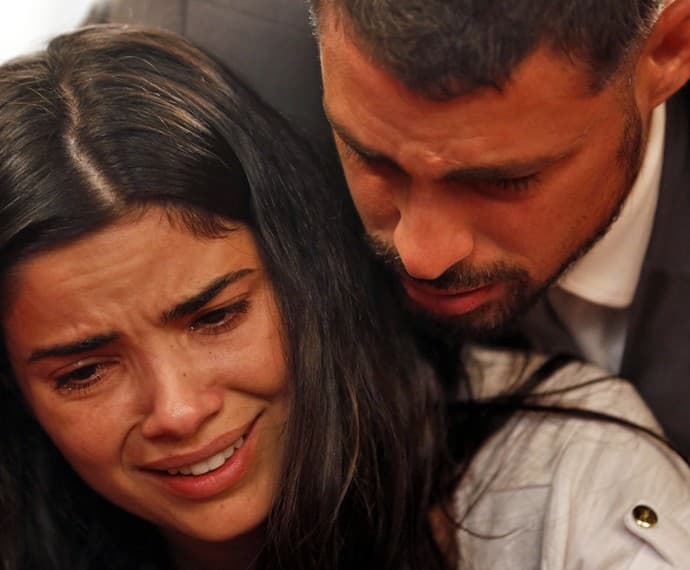 "A Regra do Jogo": Chorando, Toia pede perdão a Juliano