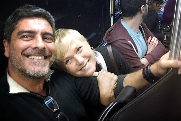 Xuxa diz que não tem vergonha de fazer 'número dois' na frente do namorado: "Acho bem íntimo"