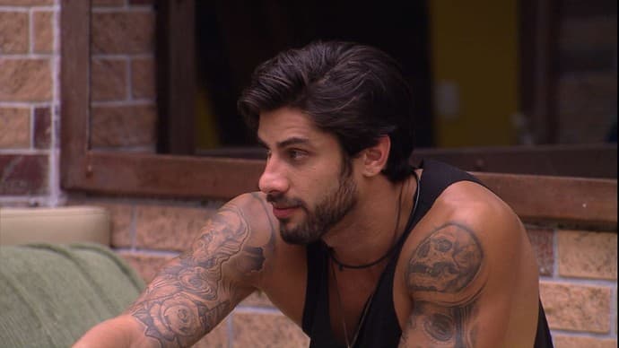 "BBB 16": "Gostava de acordar com Daniel do meu lado", revela Renan