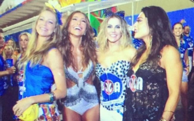 Após alfinetar Sabrina Sato, Luana Piovani posa com a apresentadora no Carnaval