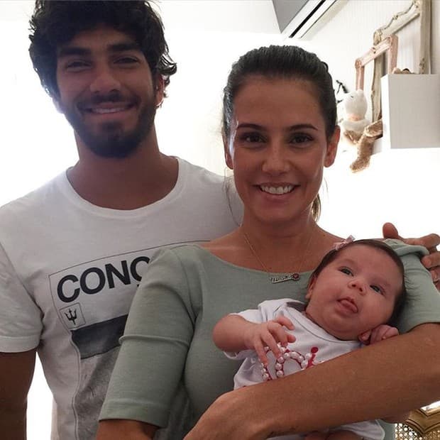 Após maternidade, Déborah Secco diz: "Ser mãe não é desafio, é um presente"