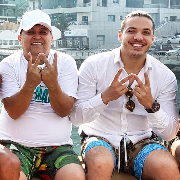 Wesley Safadão presenteia motorista e mulher com viagem luxuosa para Dubai