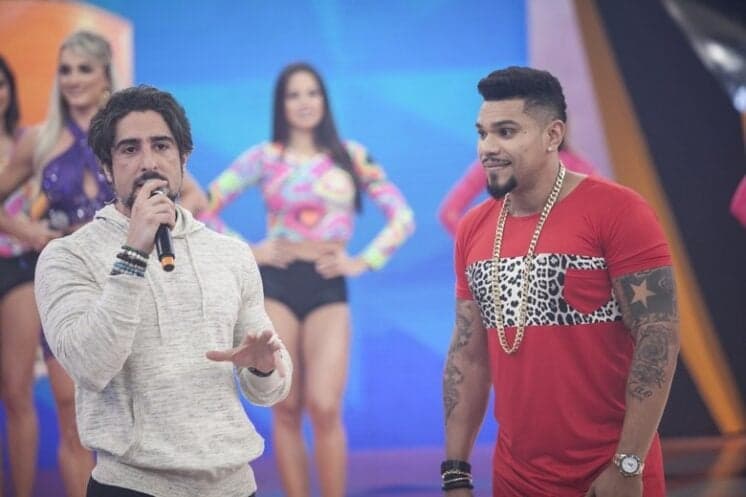 Naldo volta a se emocionar e lembra confusão em show no "Legendários"