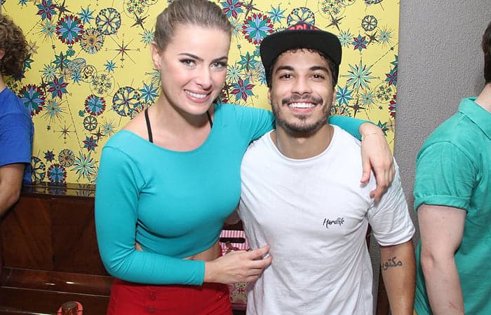 Rayanne Morais e Douglas Sampaio anunciam casamento