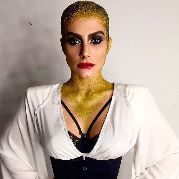 Cleo Pires usa look purpurinado e fica "careca"; saiba o motivo!