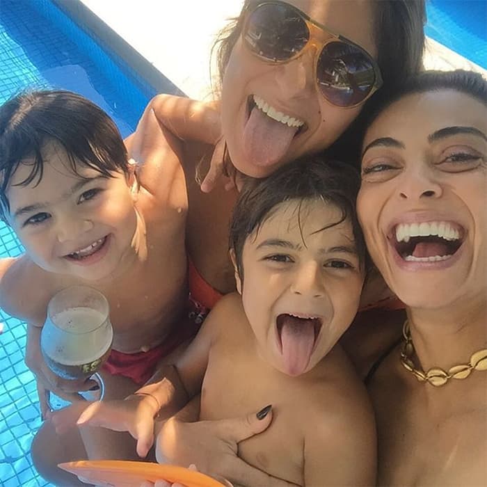 Aproveitando carnaval, Juliana Paes posta foto com irmã e filhos