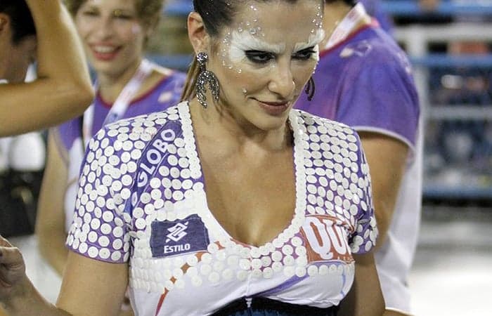 Cleo Pires ousa na maquiagem e é criticada em rede social: "Que medo"