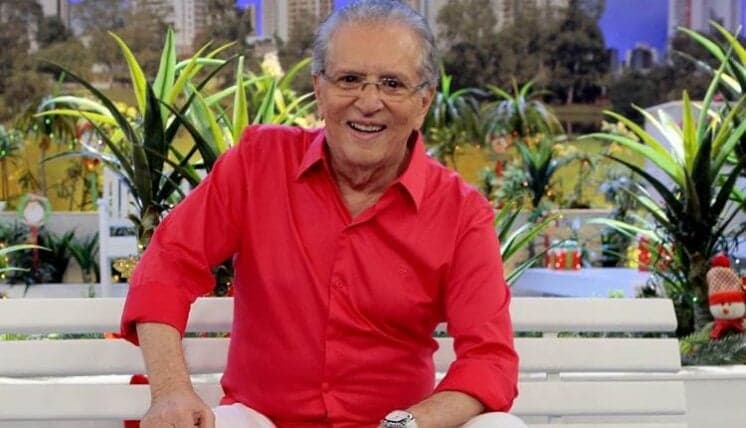 Carlos Alberto de Nóbrega participa do encerramento do "Tá no Ar" e elogia humorístico da Globo