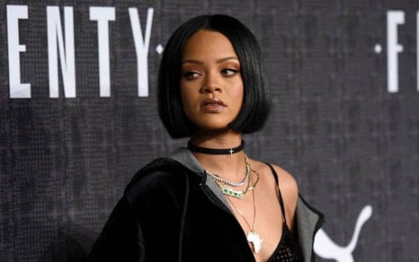 Rihanna não canta no Grammy por ter colapso nervoso