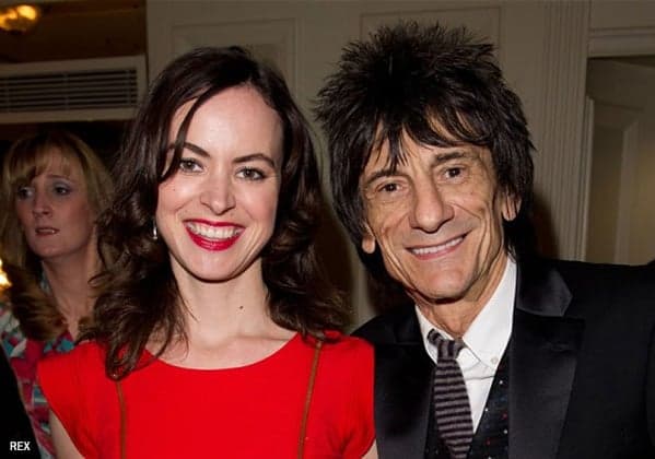 Grávida, mulher de Ron Wood não o acompanha em turnê por medo do zika