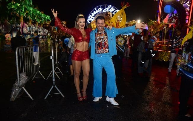 Repórter da Globo ignora contratada da emissora em transmissão do Carnaval
