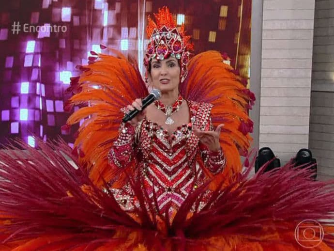 Fátima Bernardes comanda o "Encontro" vestida de porta-bandeira