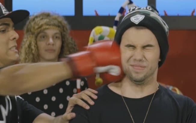 Youtuber é agredido no "Pânico na Band" e ameaça processar programa