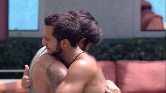 Dupla desiste de prova de resistência e define liderança do "BBB 16"