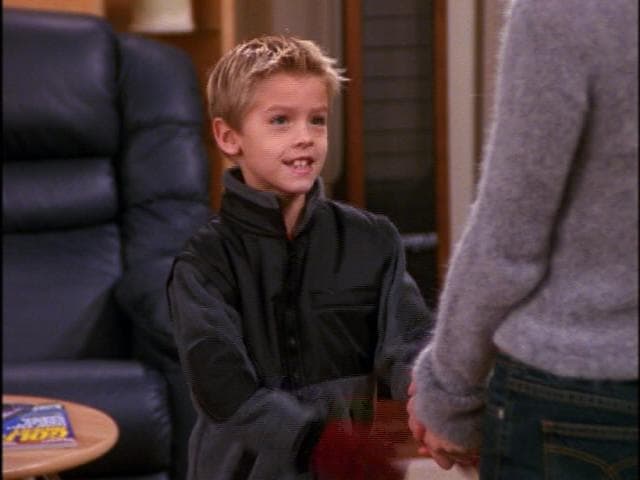 Inacreditável! Veja o antes e depois de Cole Sprouse, o Ben Geller de "Friends"