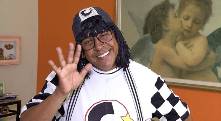 "Um cheirava, outro bebia", revela ex-Bozo do SBT sobre TV dos anos 80