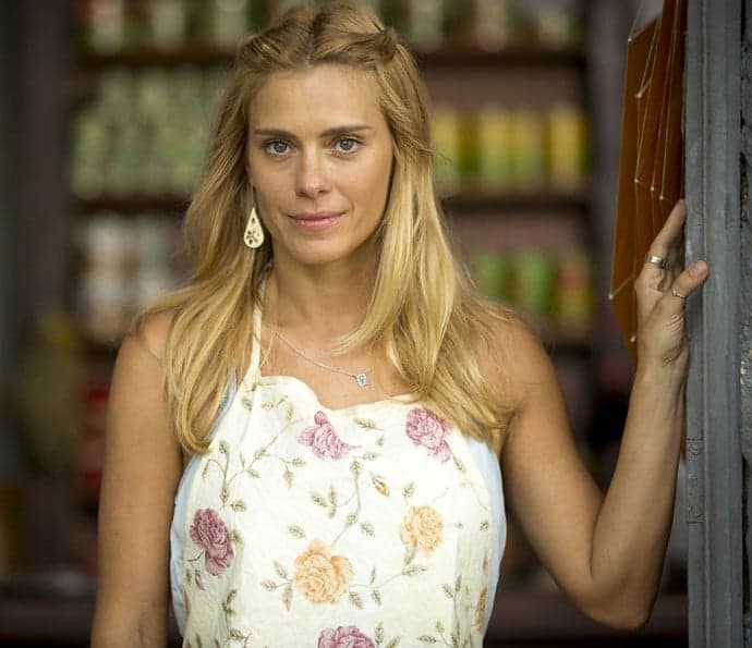 Carolina Dieckmann grava cenas do retorno de Lara em "A Regra do Jogo"