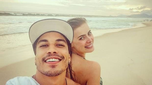 Douglas Sampaio desmente fim de noivado com Rayanne Morais: "Pegadinha do Mallandro"
