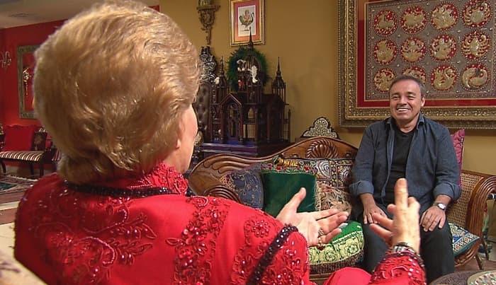 Gugu entrevista famoso astrólogo das celebridades, que diz ser "assexuado" e revela porque sumiu da TV
