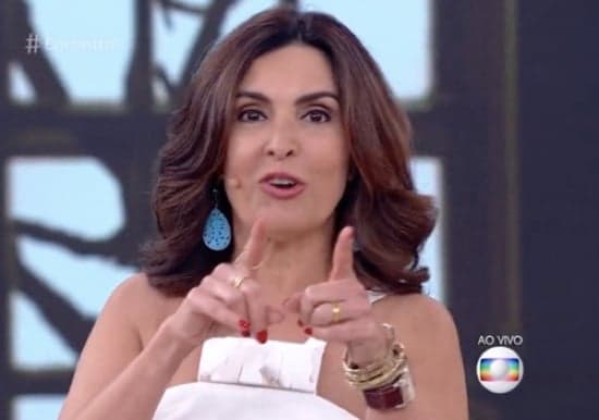 Equipe do "Encontro" sofre com pressão e descaso da apresentadora