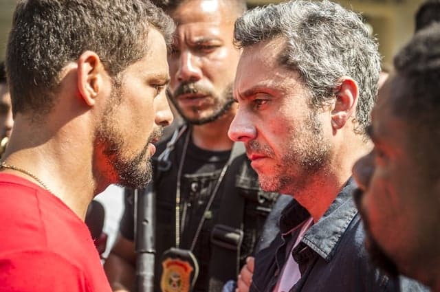 Atores gravam cenas da grande reviravolta de "A Regra do Jogo"