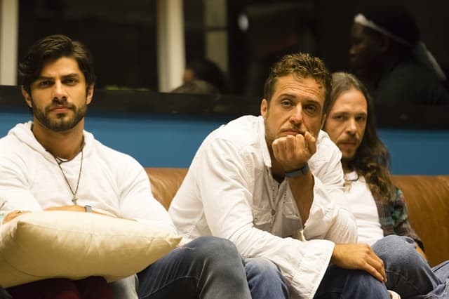 Jovem encontra brecha e divulga resultados dos Paredões do "BBB 16" antes da Globo