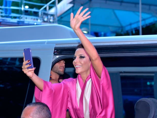 Ivete Sangalo agita com "Metralhadora" e defende música: "é leve"