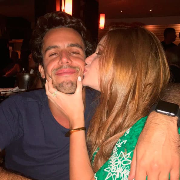 Marina Ruy Barbosa faz foto romântica com o namorado
