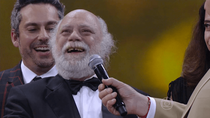 Tonico Pereira passa por cirurgia e é internado