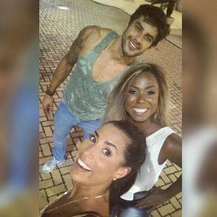 Fora do "BBB", Renan tem encontro com Juliana e Adélia e dispara: "Esquadrão do bem"