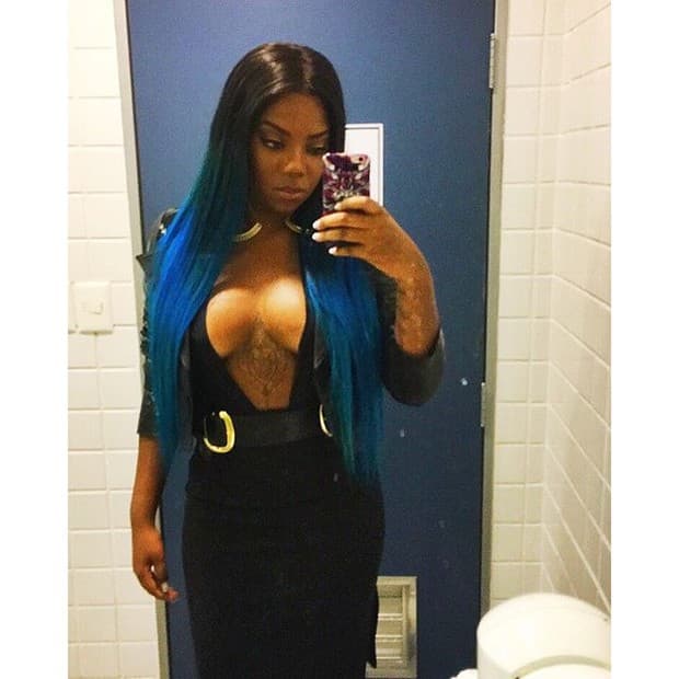 Ludmilla causa ao exibir seu look para gravação do "Altas Horas"