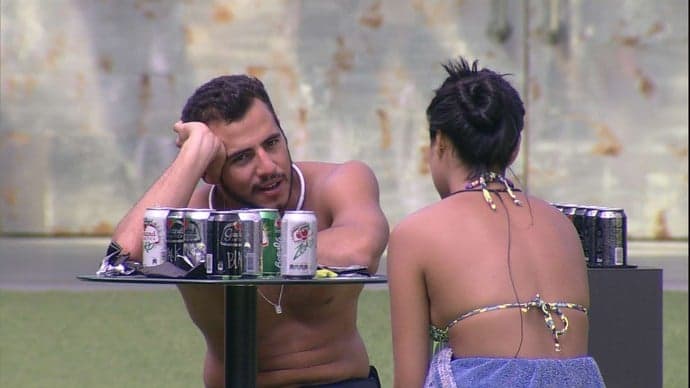 "Ele é um fofoqueiro", diz mãe de Munik sobre Matheus no "BBB 16"