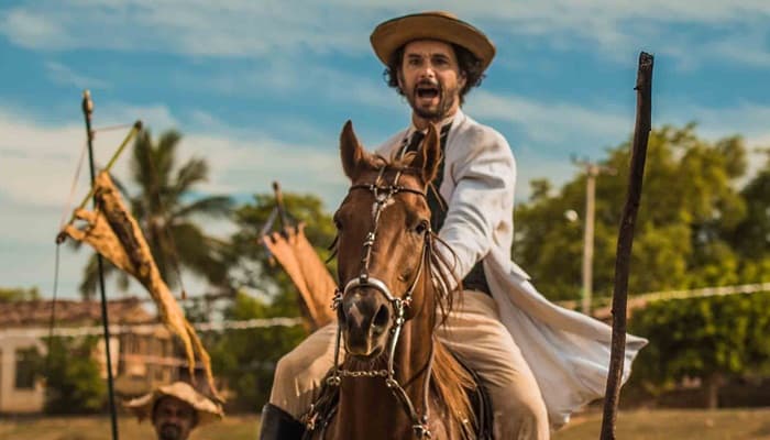 Globo mantém "Velho Chico" em horário normal contra a estreia da concorrência