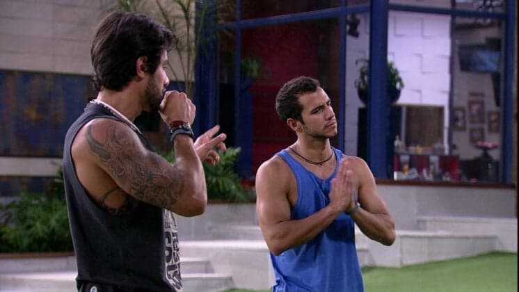 Renan chama Matheus de falso e torce por Maria Claudia no "BBB 16"