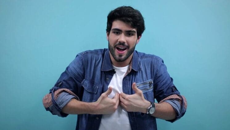 Após o "BBB 16", Laham passa a ser reconhecido nas ruas e comemora