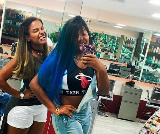 Ludmilla muda visual, alisa cabelo e ganha elogios; confira!