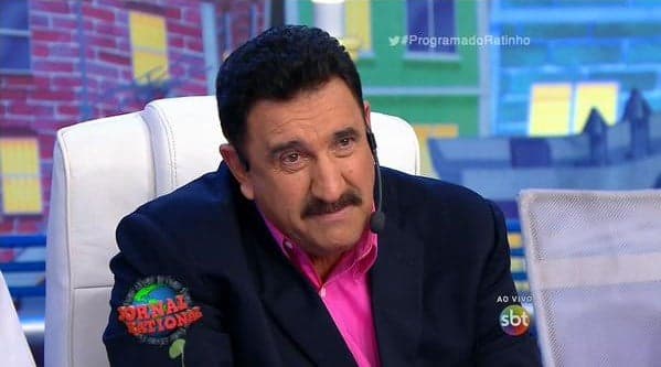 Sem voz, Ratinho é afastado do SBT